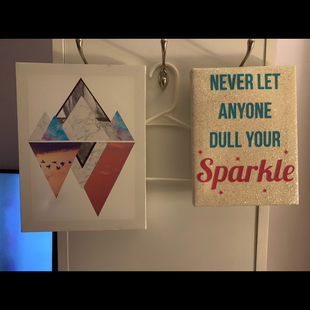 ⭐️Two Kids Wall Decor Pieces⭐️